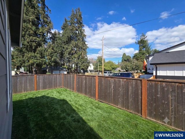 205 Sherman St SE, Albany, OR 97321