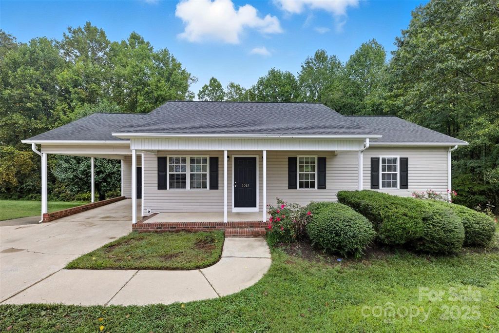 1015 E Academy Street, Cherryville, NC 28021