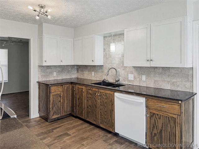 1203 Garner Avenue, Tahlequah, OK 74464