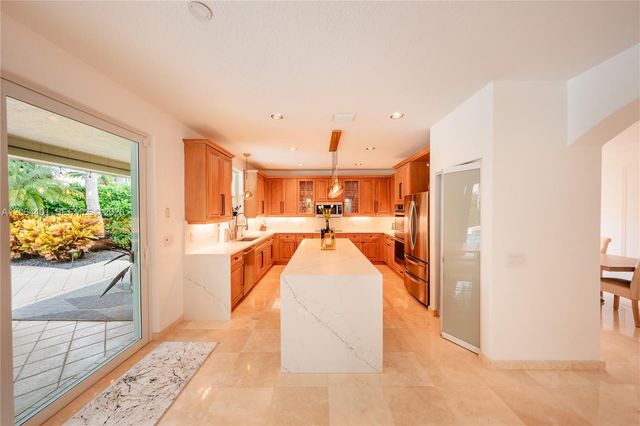 3917 Heron Ridge Ln, Weston, FL 33331