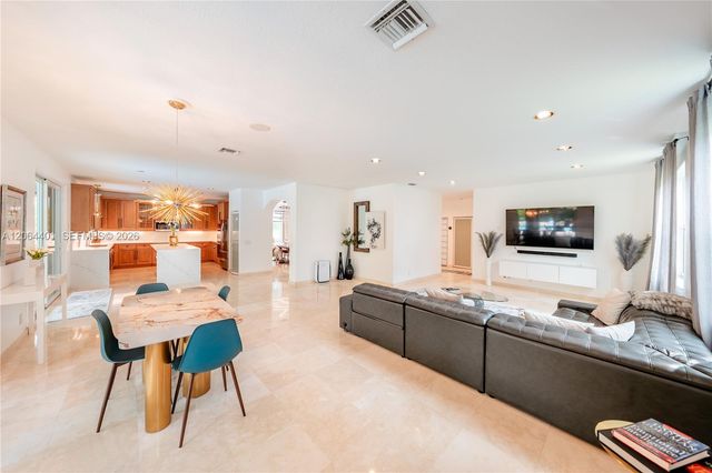 3917 Heron Ridge Ln, Weston, FL 33331