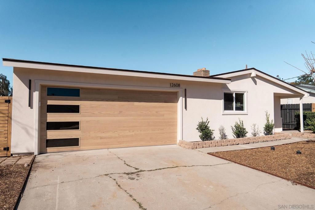 Image 5 of property listing at 12608 Tustin St., Poway, CA 92064