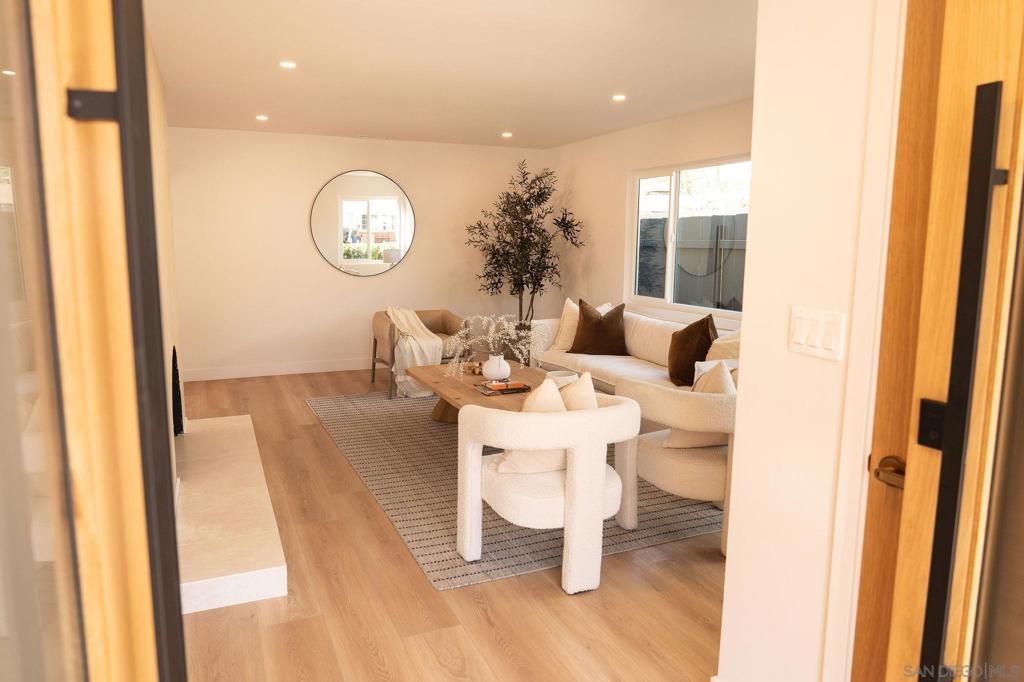 Image 7 of property listing at 12608 Tustin St., Poway, CA 92064