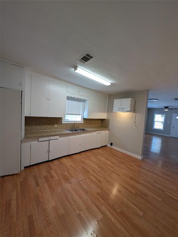 2125 Nora Street, Beaumont, TX 77705