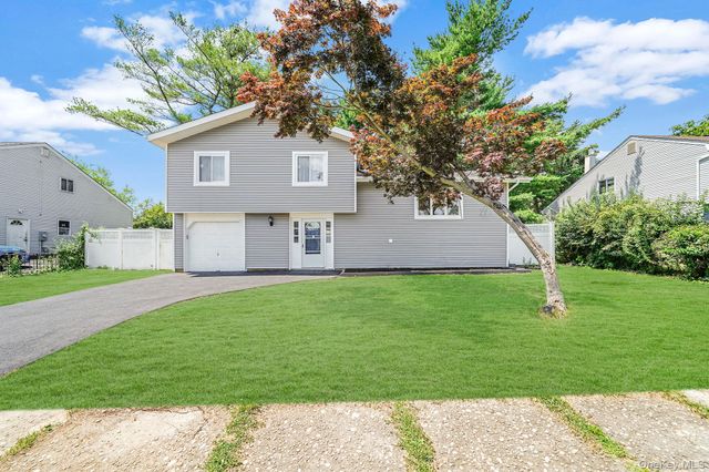 180 Branch Avenue, Central Islip, NY 11722
