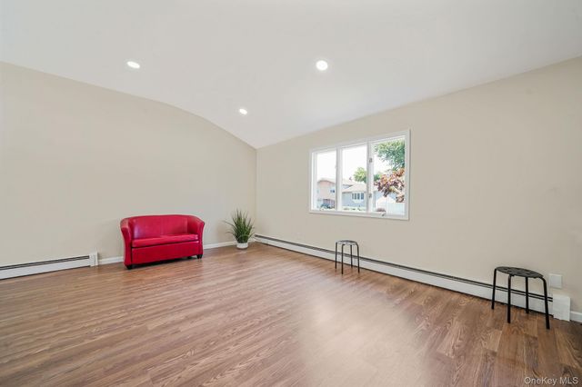 180 Branch Avenue, Central Islip, NY 11722