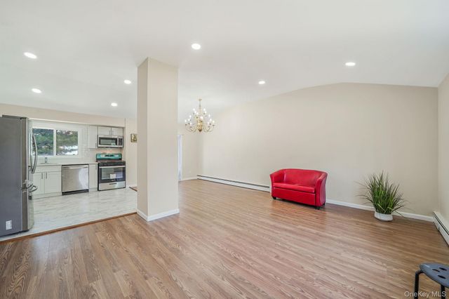 180 Branch Avenue, Central Islip, NY 11722