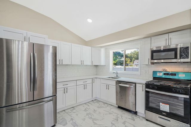 180 Branch Avenue, Central Islip, NY 11722