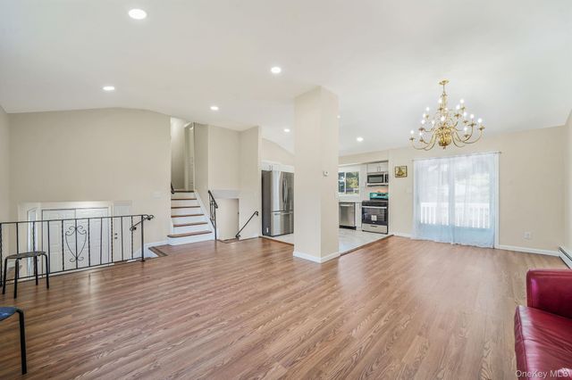180 Branch Avenue, Central Islip, NY 11722