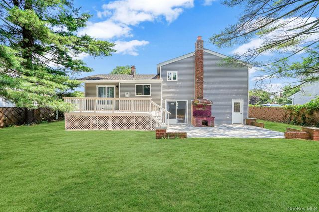 180 Branch Avenue, Central Islip, NY 11722