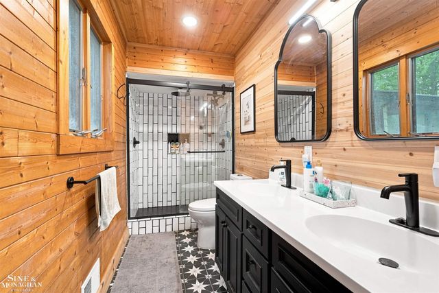 3131 King Road, China Twp, MI 48054