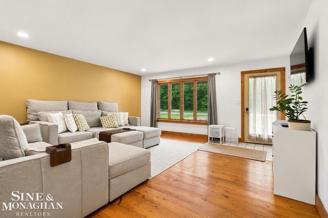 3131 King Road, China Twp, MI 48054