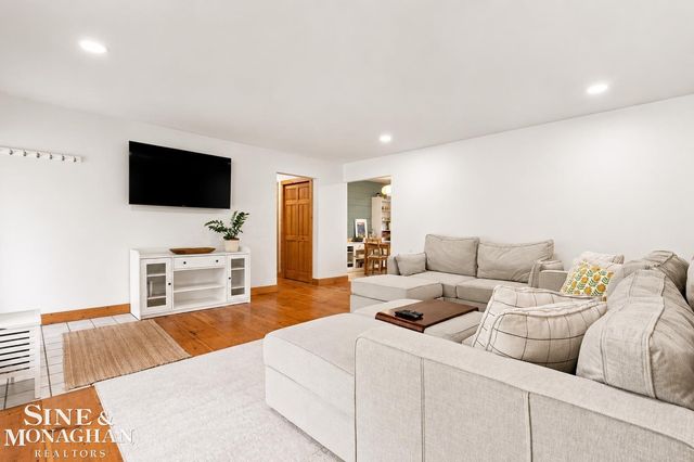 3131 King Road, China Twp, MI 48054
