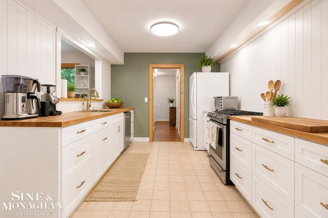 3131 King Road, China Twp, MI 48054