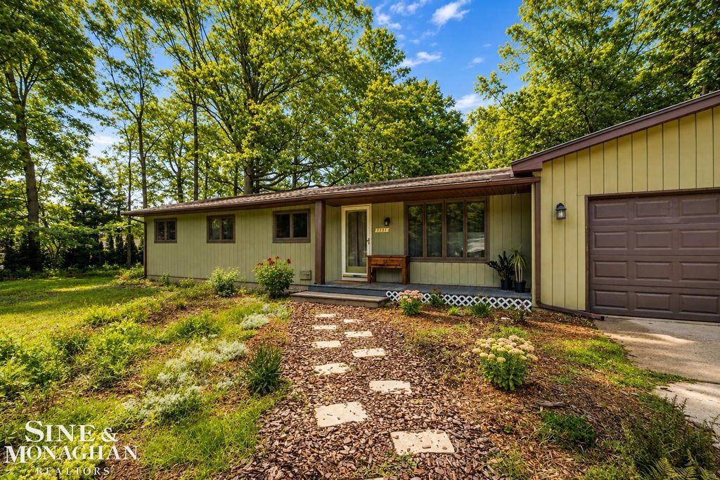 3131 King Road, China Twp, MI 48054