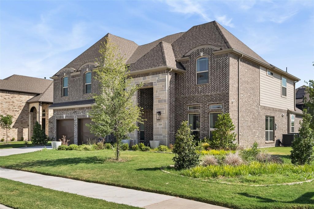 1519 Nighthawk Lane, Mansfield, TX 76063
