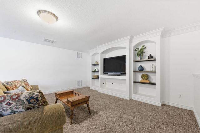 2621 W 58th Ct N, Wichita, KS 67204