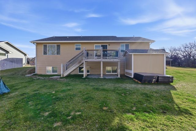 2621 W 58th Ct N, Wichita, KS 67204