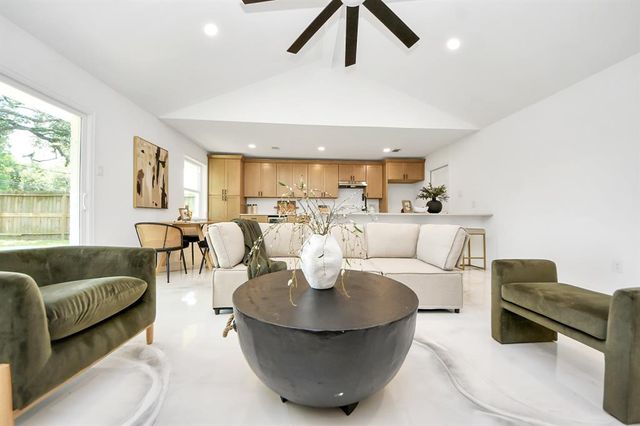 9726 Grenadier Drive, Houston, TX 77089