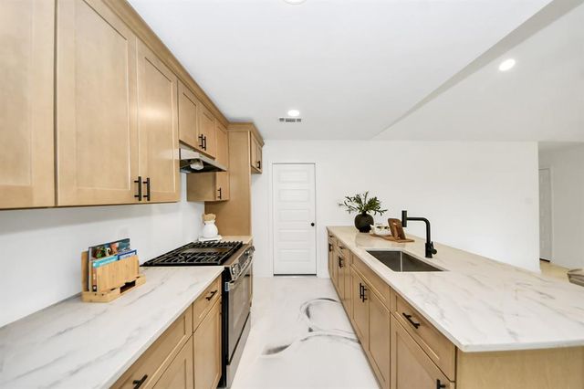 9726 Grenadier Drive, Houston, TX 77089