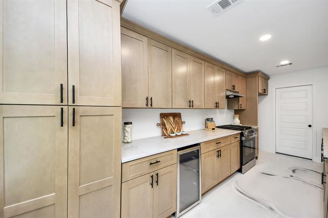 9726 Grenadier Drive, Houston, TX 77089