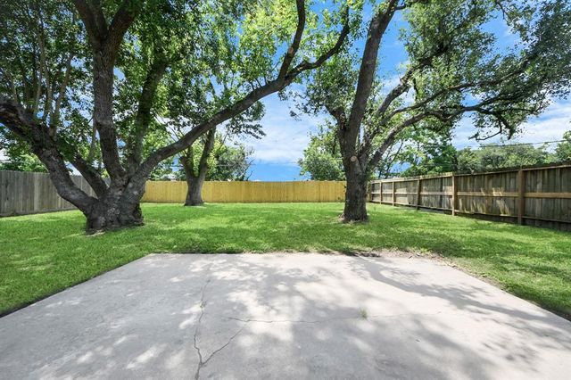 9726 Grenadier Drive, Houston, TX 77089