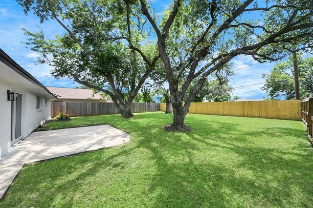9726 Grenadier Drive, Houston, TX 77089