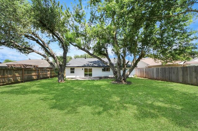 9726 Grenadier Drive, Houston, TX 77089