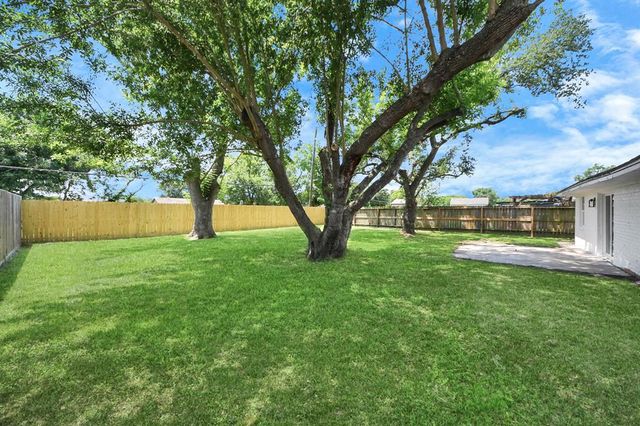 9726 Grenadier Drive, Houston, TX 77089