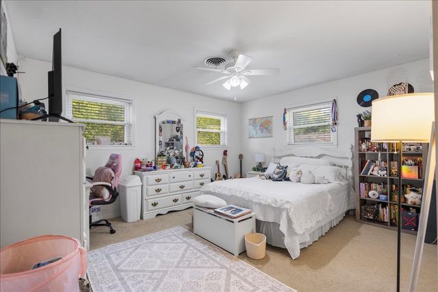 303 Wildwood Lane, Kilgore, TX 75662