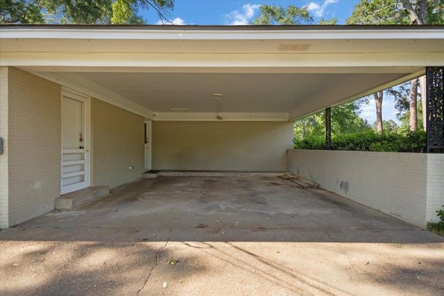 303 Wildwood Lane, Kilgore, TX 75662