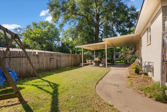 303 Wildwood Lane, Kilgore, TX 75662
