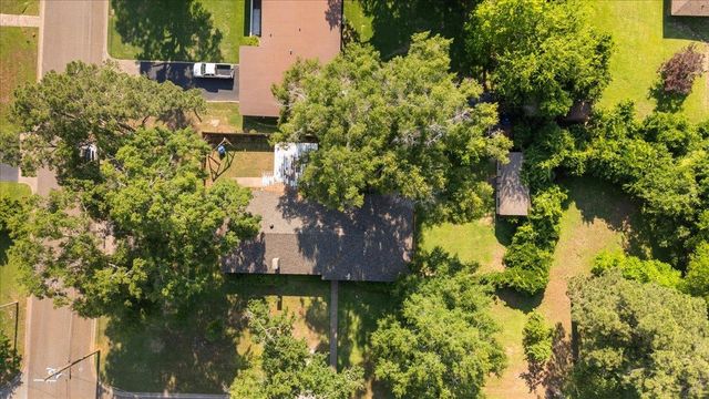 303 Wildwood Lane, Kilgore, TX 75662