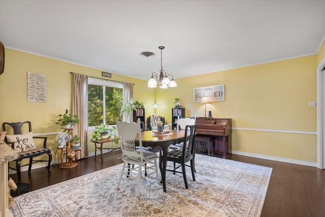 303 Wildwood Lane, Kilgore, TX 75662