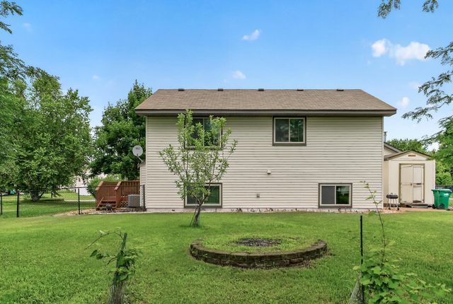 7101 Setzler Parkway, Brooklyn Park, MN 55445