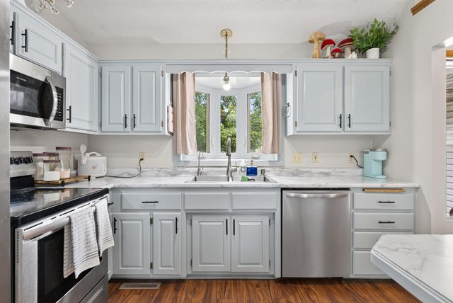 7101 Setzler Parkway, Brooklyn Park, MN 55445