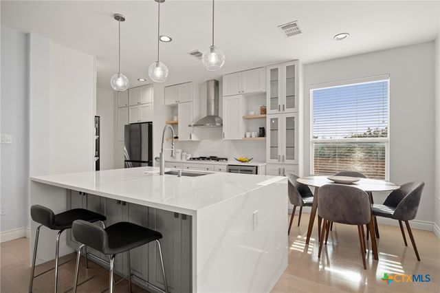 708 Rolling Brook Lane, Cedar Park, TX 78613