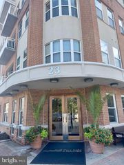 23 Pierside Dr Apt 118, Baltimore, MD 21230