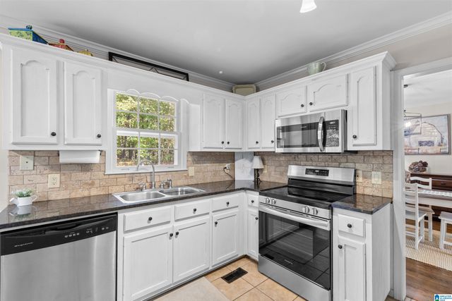 206 MILGRAY LANE, Calera, AL 35040