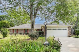 5913 Dover Drive, Lisle, IL 60532