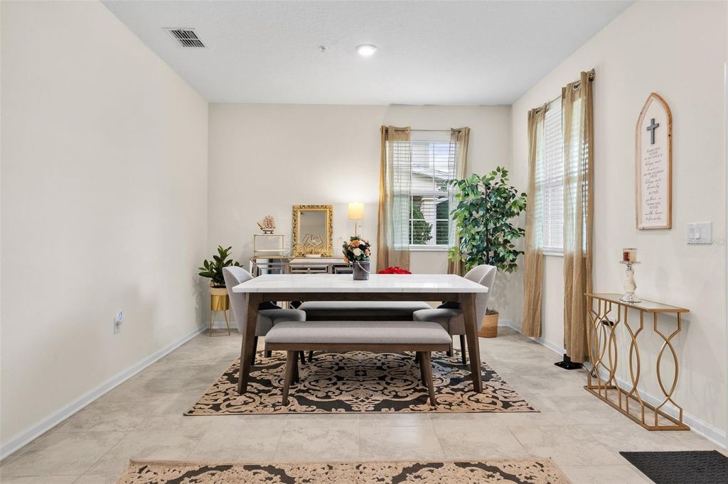 Image 7 of property listing at 3105 AQUA VIRGO LOOP, Orlando, FL 32837