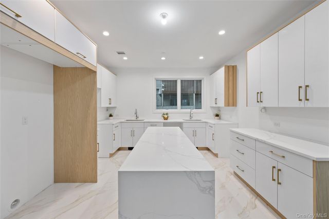 244 Blauvelt Road Unit 201, Monsey, NY 10952