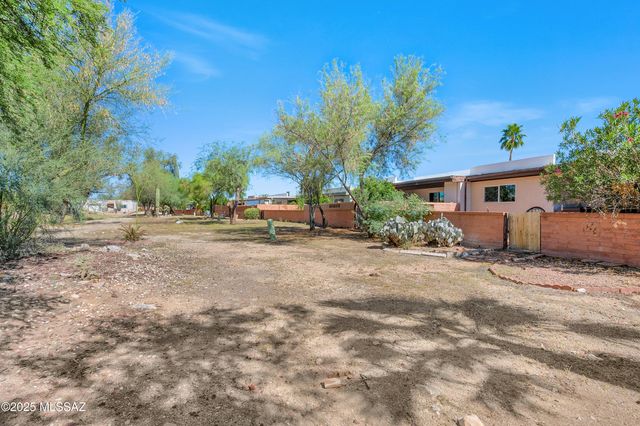 443 N Calle Del Chancero, Green Valley, AZ 85614