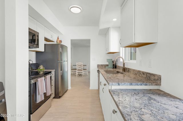 443 N Calle Del Chancero, Green Valley, AZ 85614