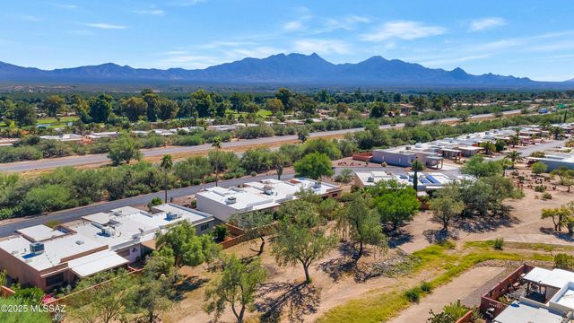 443 N Calle Del Chancero, Green Valley, AZ 85614