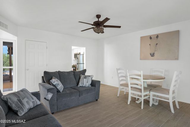 443 N Calle Del Chancero, Green Valley, AZ 85614