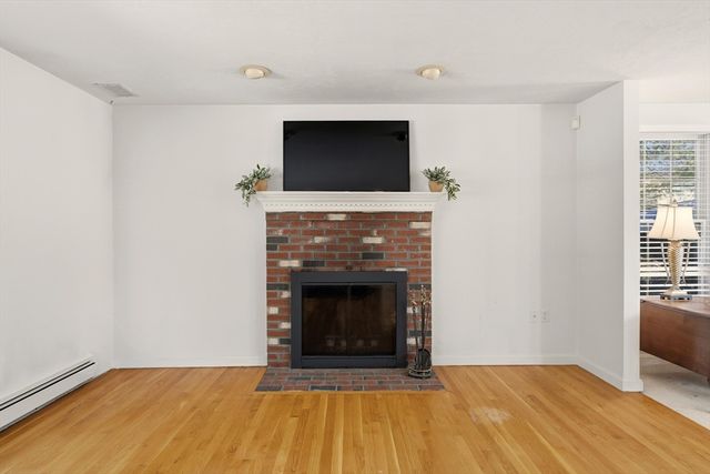 155 Rockland Dr, Brockton, MA 02301