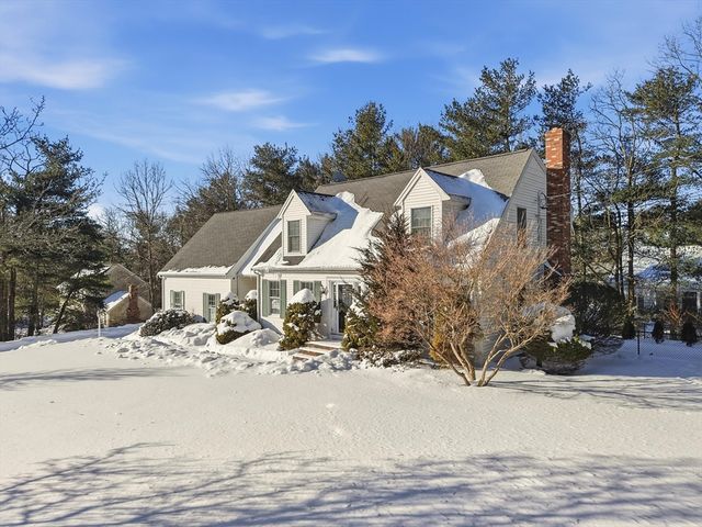 155 Rockland Dr, Brockton, MA 02301