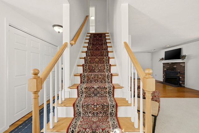 155 Rockland Dr, Brockton, MA 02301