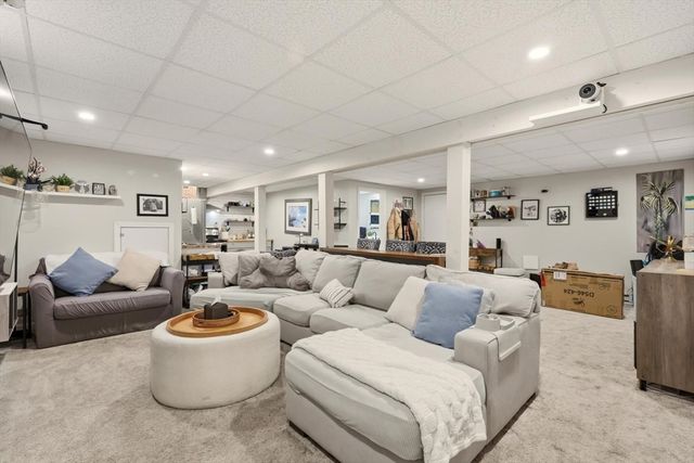 155 Rockland Dr, Brockton, MA 02301